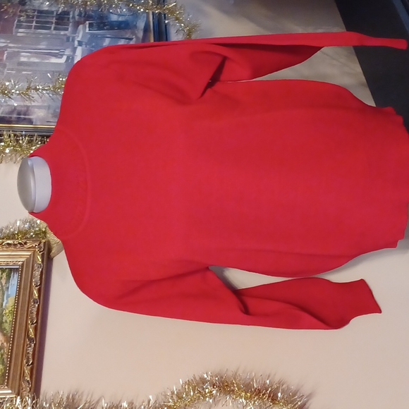 Sweaters - NWOT 100% wool sweater Size M